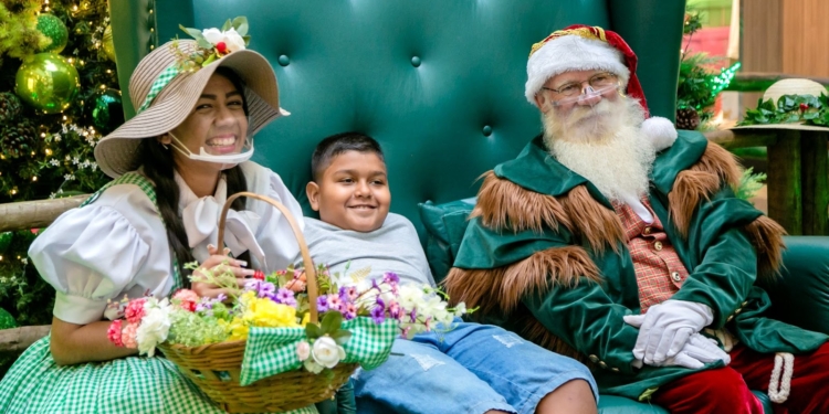 Natal inclusivo: Brasília Shopping reserva horário especial para promover encontro de crianças com TEA com o Papai Noel