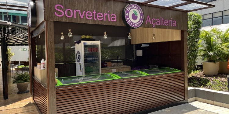 Jardim Urbano do Conjunto Nacional ganha quiosque da marca Trilhas da Amazônia