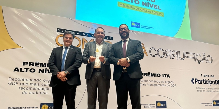 Administração do Plano Piloto recebe troféu ouro no prêmio Alto Nível 2023, da CGDF