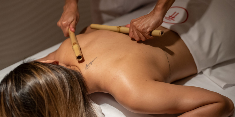 Feliz ano novo com massagem: um caminho para o bem-estar em ótima companhia