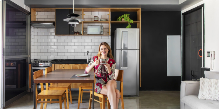 Como anfitriã no Airbnb, Rafa Brites abre as portas do seu apartamento em São Paulo