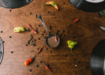 Restaurante Universal promove tradicional Bailinho de Carnaval com a mistura de samba e feijoada