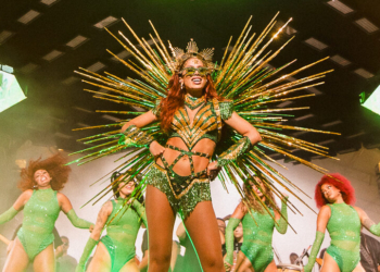 Ensaios de Anitta: Cantora exalta Mocidade Independente de Padre Miguel em show de Brasília