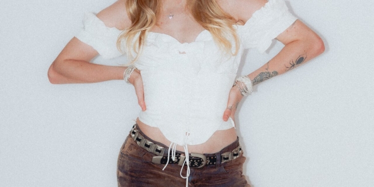 Luísa Sonza se apresenta em Brasília neste sábado com DJs locais no line-up