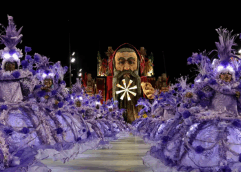 Primeira noite na Sapucaí trouxe enredos inspirados em livros