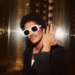 Bruno Mars inaugura seu bar “The Pinky Ring” em Las Vegas