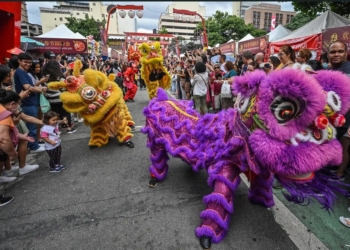 Ano Novo Chinês terá desfile de dragões e leões coloridos no bairro da Liberdade, em São Paulo