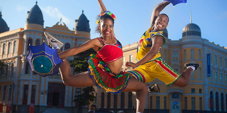 Cinco cidades em cinco dias: Grupo R2 apresenta CARNAVOOU