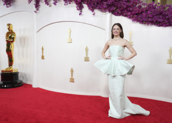 Oscar 2024: tons neutros e metalizados se destacaram no tapete vermelho