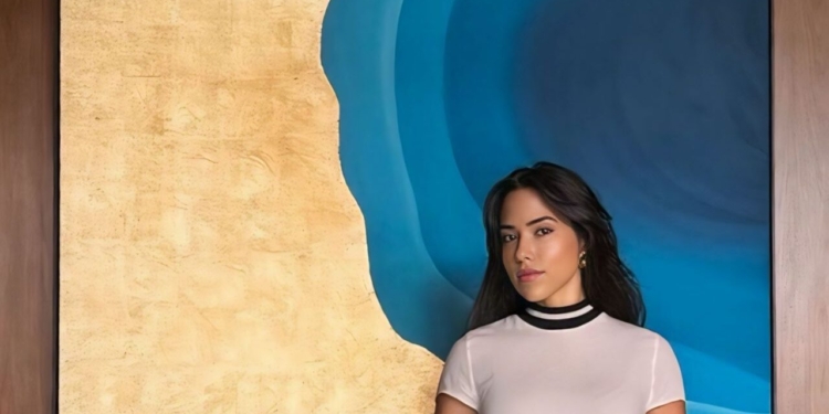 Exposição de Marina Saback leva arte abstrata e dinamismo ao Espaço Cultural Renato Russo