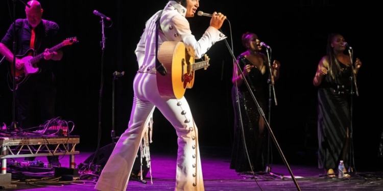 Performer de Elvis Presley retorna ao Brasil para turnê “The King Is Back”