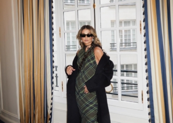 Thássia Naves celebra 15 anos de carreira