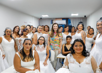 Pontão do Lago Sul é cenário para casamento comunitário organizado pelo GDF