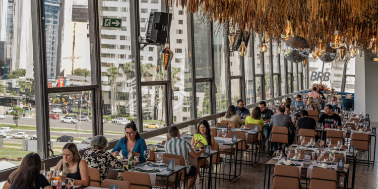 Brasília 64 anos: em homenagem à capital Mezanino da Torre de TV abre temporada 2024 com festival gastronômico