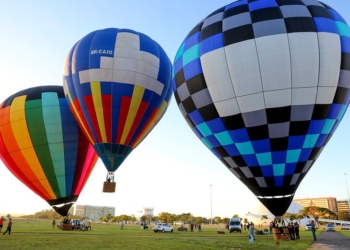 Copa do Brasil de Balonismo enfeita o céu de Brasília no aniversário da capital