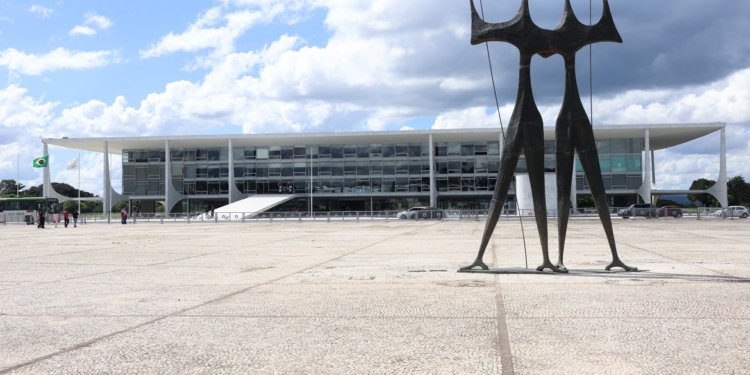 Minc e Iphan anunciam edital de licitação para projeto de restauração da Praça do Três Poderes