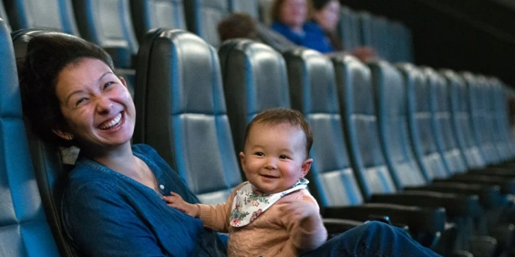 Iguatemi Brasília anuncia próxima sessão do CineMaterna em comemoração ao Dia das Mães