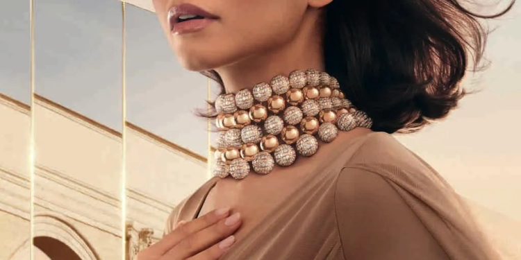 Eternally Reborn: Anne Hathaway, Zendaya e Liu Yifei estrelam nova campanha da Bulgari