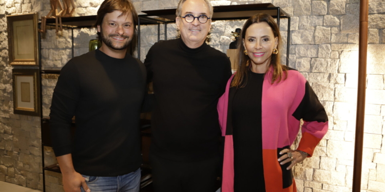 Quadra apresenta vitrine “Um Canto para Chamar de Meu”, assinada por Hélio Albuquerque