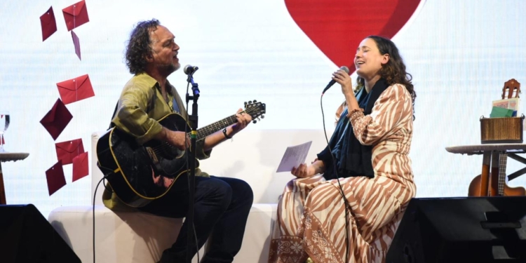 Boulevard Shopping Brasília recebe show gratuito de Tiê no Dia dos Namorados