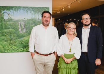 Artistas, autoridades e amantes das artes marcam presença na inauguração da nova galeria no Conic