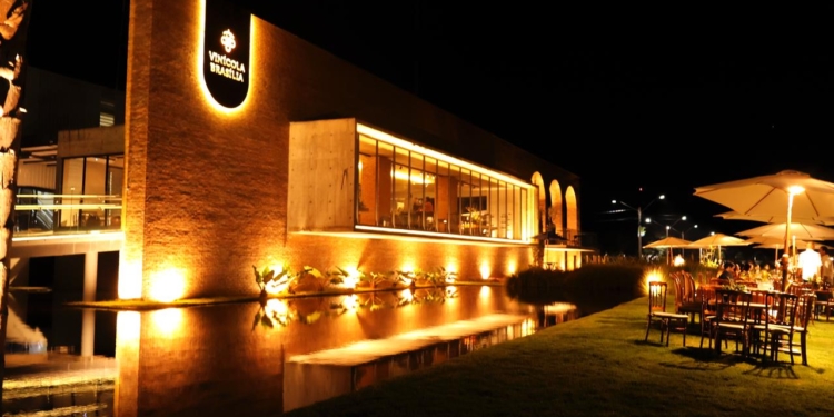 Vinícola Brasília amplia agenda de tours guiados com degustações também às sextas-feiras à tarde