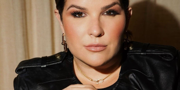 Ju Ferraz dá 5 dicas para fugir da pressão dos padrões estéticos