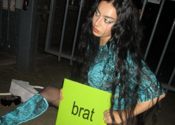 Verde Brat: novo álbum de Charli XCX define cor tendência em 2024