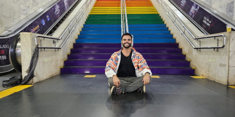 Brasília ganha arco-íris de 11 metros de altura e outras obras LGBTQIA+