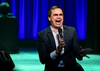 Aragon recebe stand up comedy com Carioca