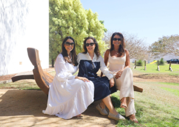 Membros do Casapark Prime visitam a mostra de Hugo França na Galeria Karla Osório