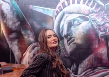 Cynthia Abdalla comemora indicação ao prêmio Top of Business no restaurante Vasto