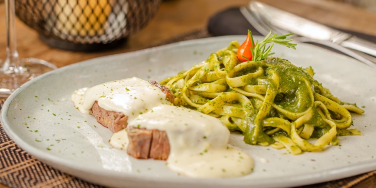 Santé 13 e Santé Lago têm almoço executivo com experiência gastronômica completa