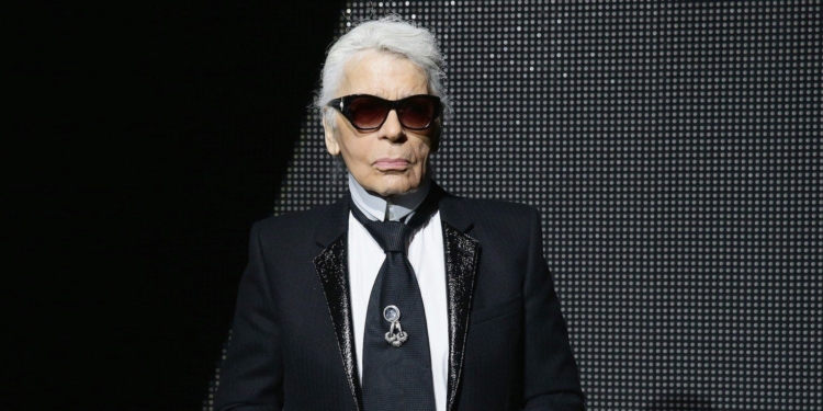 Museu do Louvre anuncia primeira exposição de moda com criações de Karl Lagerfeld