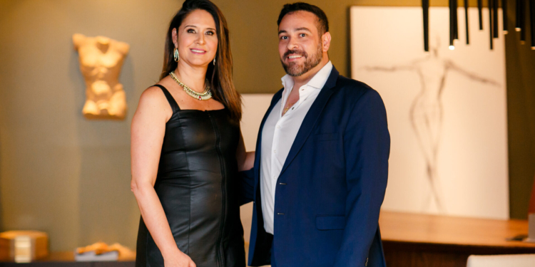 Alessandra Oliveira brinda sua estreia na CASACOR Brasília com coquetel especial