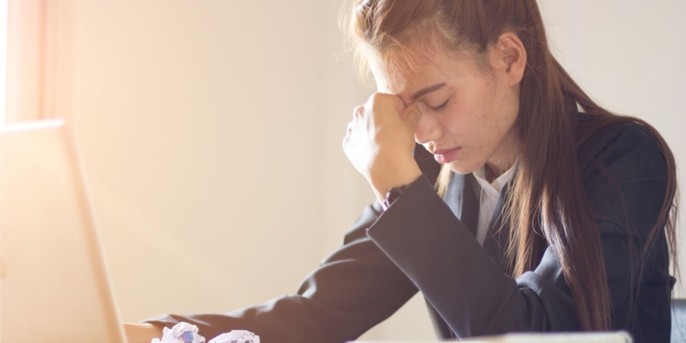 Ansiedade no local de trabalho: entenda como o problema afeta a performance do funcionário