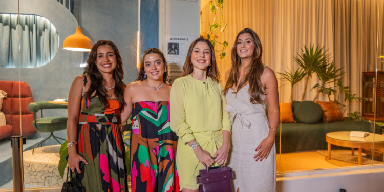 Archademy lança o aplicativo Archasmart e apresenta vitrines assinadas por Estúdio Lima e Julia Sabbag