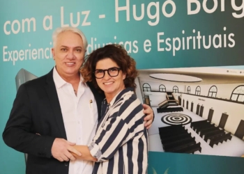 Sessão de autógrafos: lançamento do livro de Hugo Borges movimenta Pátio Brasil