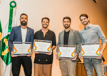 Sócios do Grupo R2 recebem título de Cidadãos Honorários do Distrito Federal