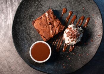 Em primeira mão: conheça as novas sobremesas do restaurante Fuego assinadas pela Mandiê Doceria