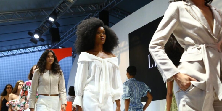 Estilo Brasília: veja como foi o primeiro dia com desfiles e talks no Brasília Shopping