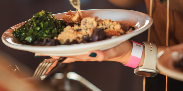 Nossa Feijuca 2024: evento reúne gastronomia, música e diversão à beira do lago