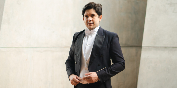 Maestro brasiliense Matheus Avlis é convidado para estudar Direção de Orquestra em Paris