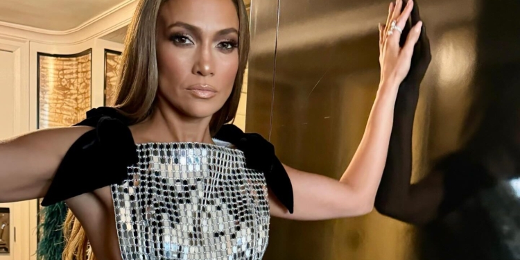 Jennifer Lopez planeja retorno para 2025