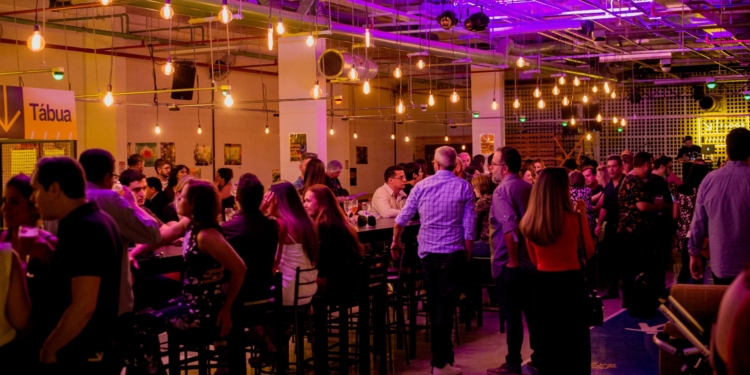 Segunda edição: Floor chega em novo endereço revivendo memórias de toda uma geração