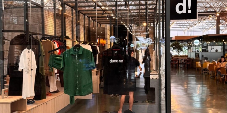 Mané Mercado recebe nova unidade da marca dane-se