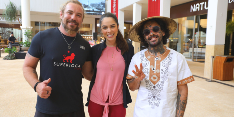 Arquitetos e designers de interiores do Casapark Prime realizam sessão de Yoga com Soundhealing