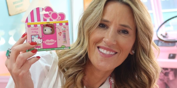 Cimed lança Carmed Hello Kitty com anúncio na Shibuya Crossing, principal avenida de Tóquio