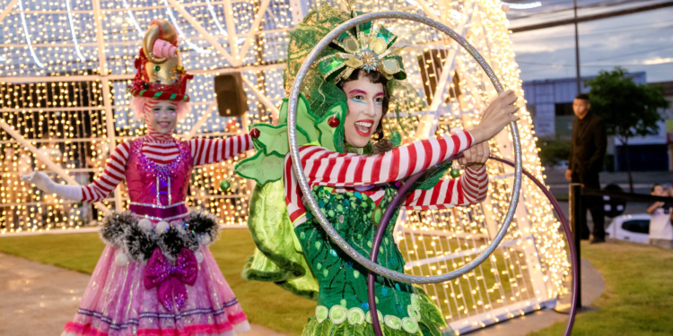 Chegada do Papai Noel vira festival no Taguatinga Shopping em novembro