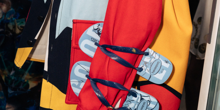 Essência brasileira e Disney se unem em desfile da The Paradise, patrocinado pela Havaianas